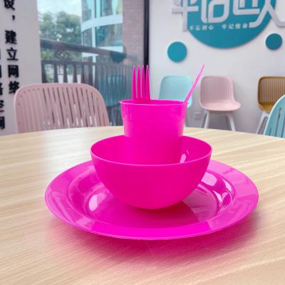 Plastic tableware